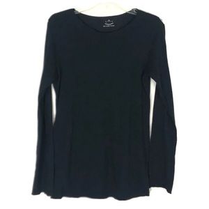 Beyond Yoga Women’s Featherweight black long sleeve shirt 
Large
Organic Cotton